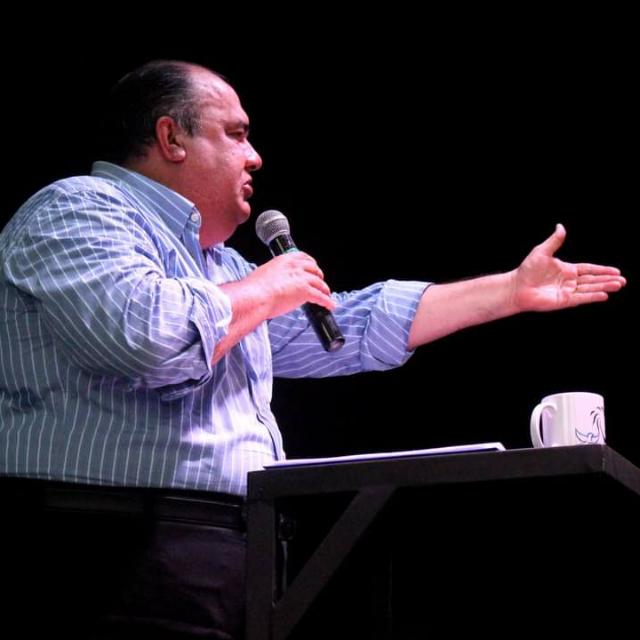 associate henrique